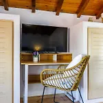 Avra - Island Living In *