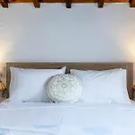 Avra - Island Living In בית נופש