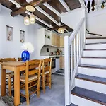 בית נופש Avra - Island Living In *