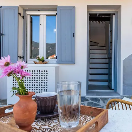 Avra - Island Living In * Szkópelosz