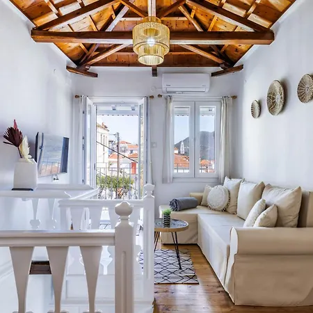 Avra - Island Living In Nyaraló