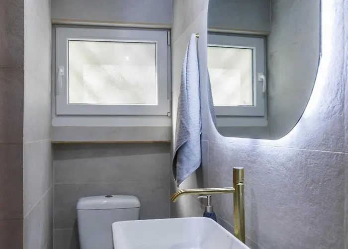 Avra - Island Living In *