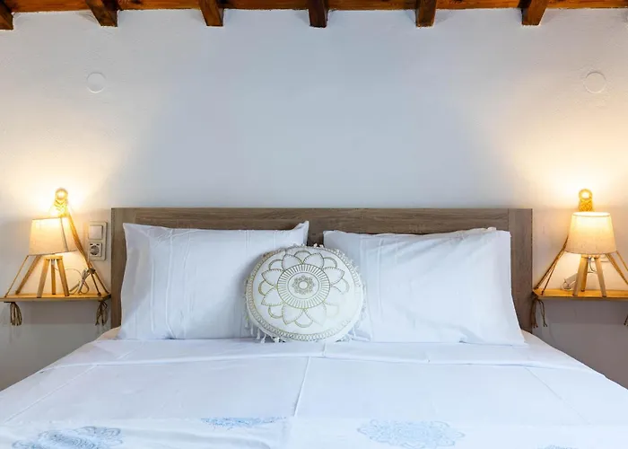 Avra - Island Living In Nyaraló