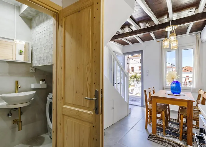 Avra - Island Living In * Szkópelosz