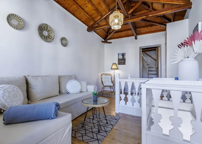 Avra - Island Living In Nyaraló